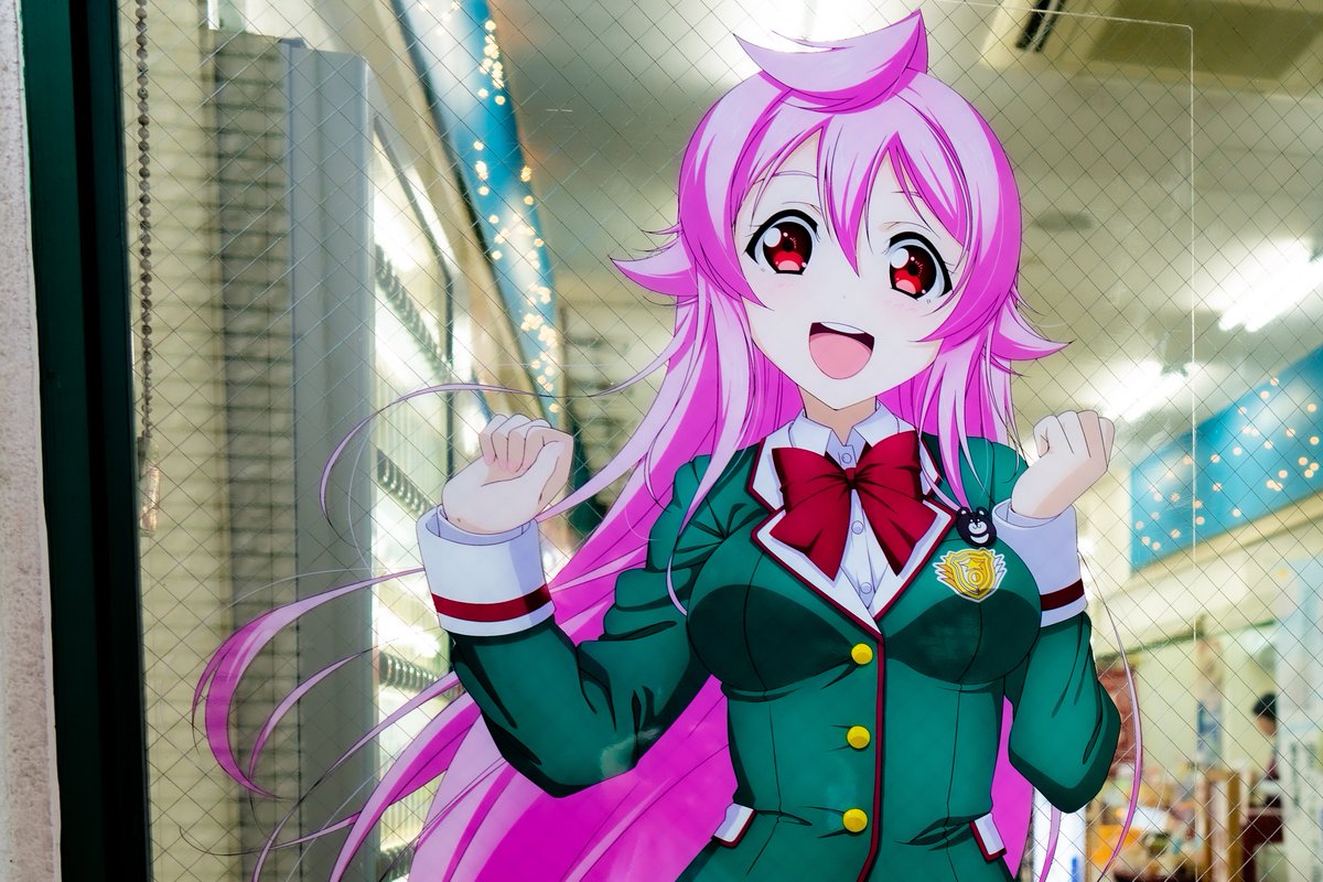 F Di Twitter 下松sa上りにいるまわりみなみちゃん 入口のみなみちゃんを見た人が え 山口県 どうした って言ってましたが正常運転です 下松sa上りにはチェーンソーアートのみなみちゃんとちょいワル黒猫ノゴローさんのグッズが置いてあります 下松sa 萌え