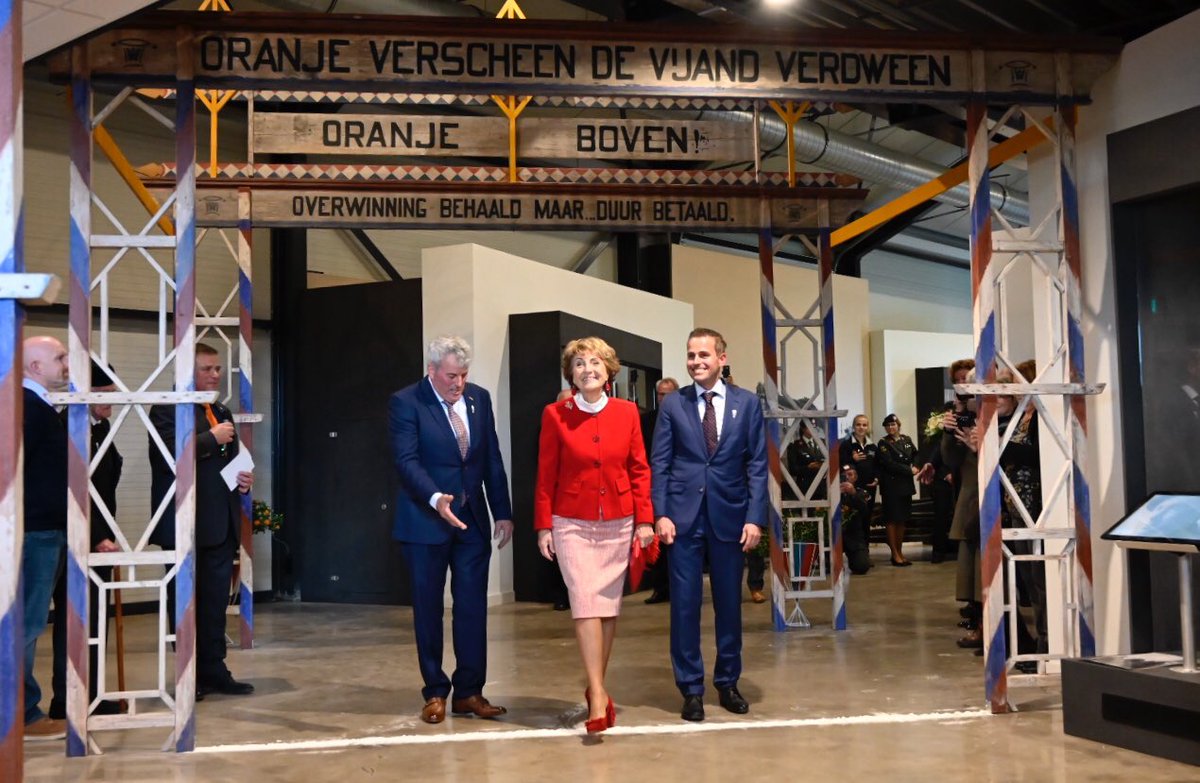koninklijkhuis's tweet photo. Prinses Margriet opent het Bevrijdingsmuseum Zeeland. Het museum @bmzeeland toont de geschiedenis van Zeeland tijdens de Tweede Wereldoorlog. https://t.co/BAs5r3Blsg https://t.co/mH4O5GPgVg