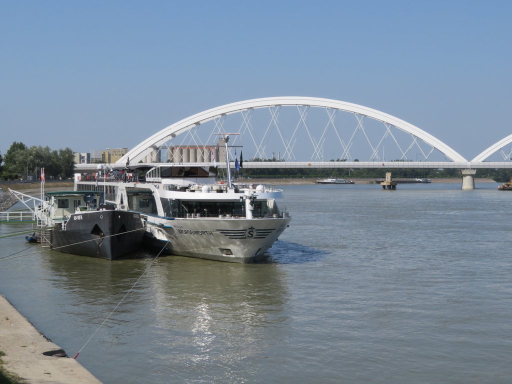 TravelsSarath's tweet photo. Our ship docked at the beautiful river port of Novi Sad, Serbia✔️ One of the best parts of taking a river cruise is the up-close access you have to port cities😲 You can opt to take a shore excursion through your ship or explore on your own❗

#europe #travel #sarathtravels1 https://t.co/ZsXhq9EjeW