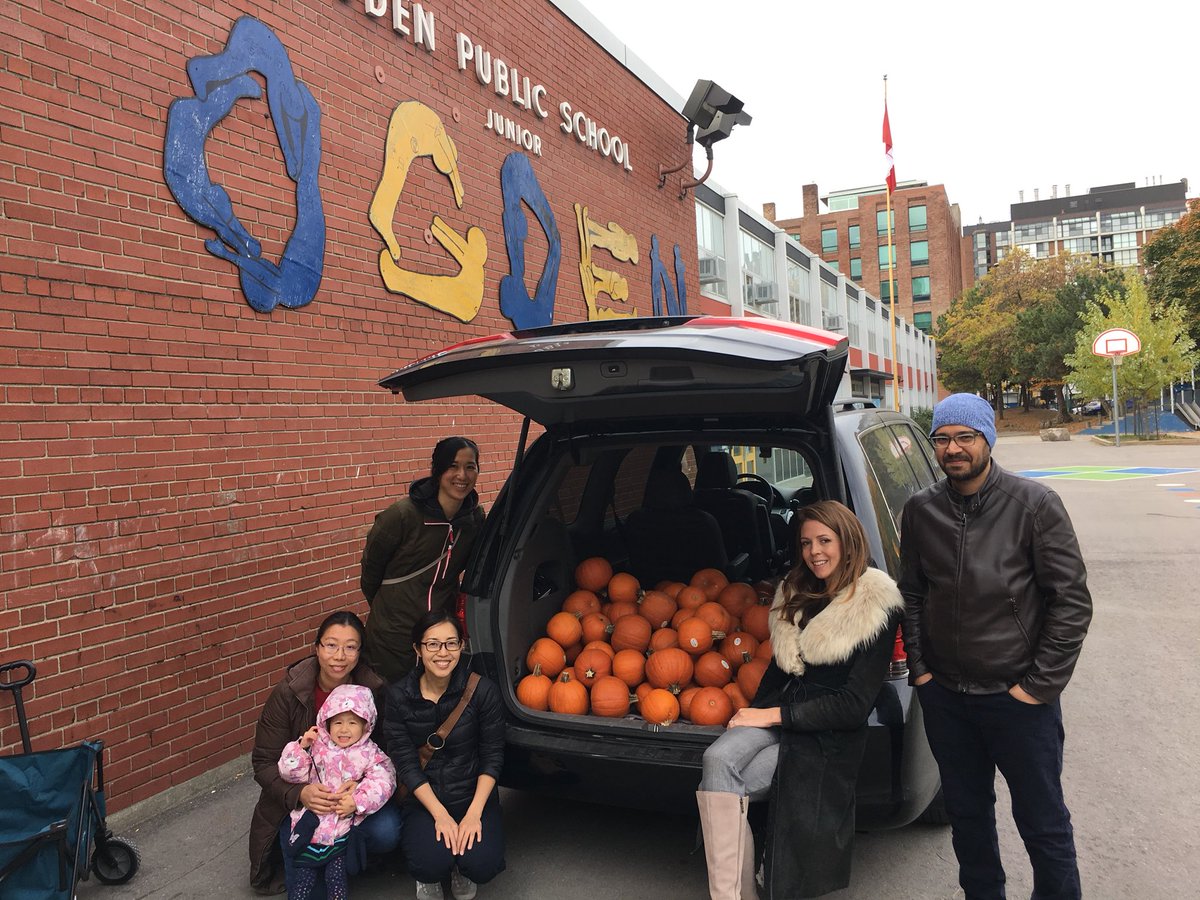 samanleelee's tweet photo. Pumpkin carving @TDSB_Ogden . Thanks to the parent volunteers and my trusted @Honda Odyssey https://t.co/7A2rM3HV4Z