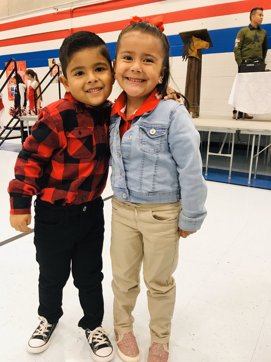 dmorales_HDHES's tweet photo. Allstar Mustangs from @chuerta_hdhes class!! β€οΈβ€οΈβοΈ So proud!! π© #TeamSISD #GoPreK #BestFriends #HDHilley @HDHilley_ES @SMorales_HDHES @SocorroISD https://t.co/I0BjH5Fxno