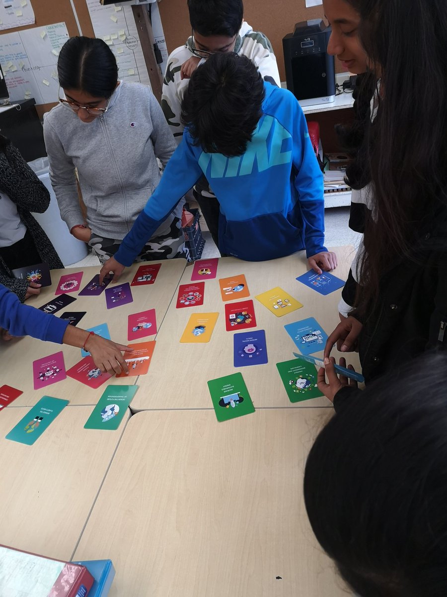 DPaynePDSB's tweet photo. Exploring career pathways and options with #sparkpath @MacvillePS @AmyMeloOCT #grade8transitions https://t.co/1VtAm76Ppr