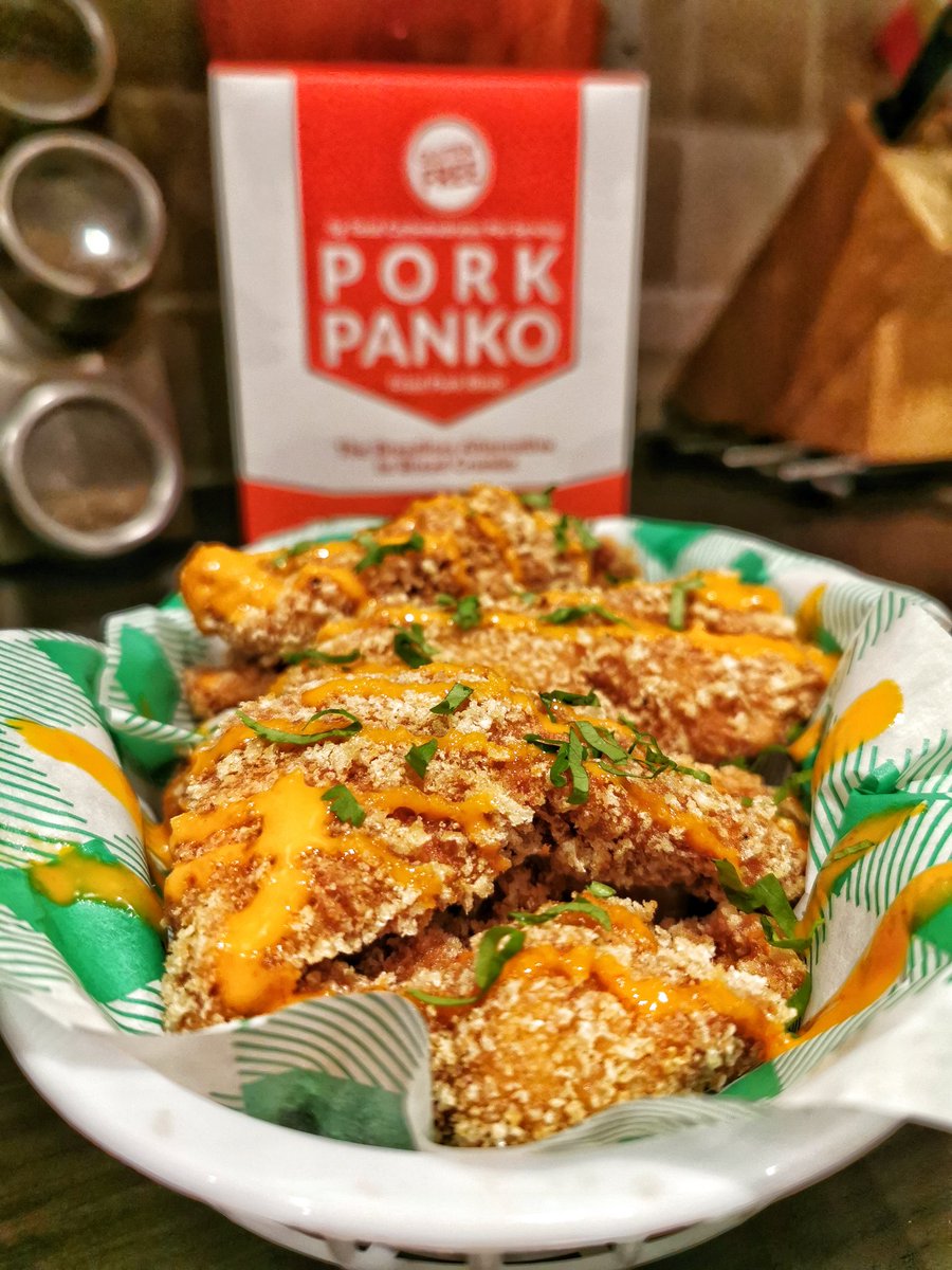 ArtustBBQ's tweet photo. Made my own chicken tenders tonight but with a pork panko crumb 🐔🧡🐔🧡🐔

Came out super cripsy and great flavour too.

Covered with some sriracha mayo.

#FriedChicken https://t.co/ufSsuUaJhP