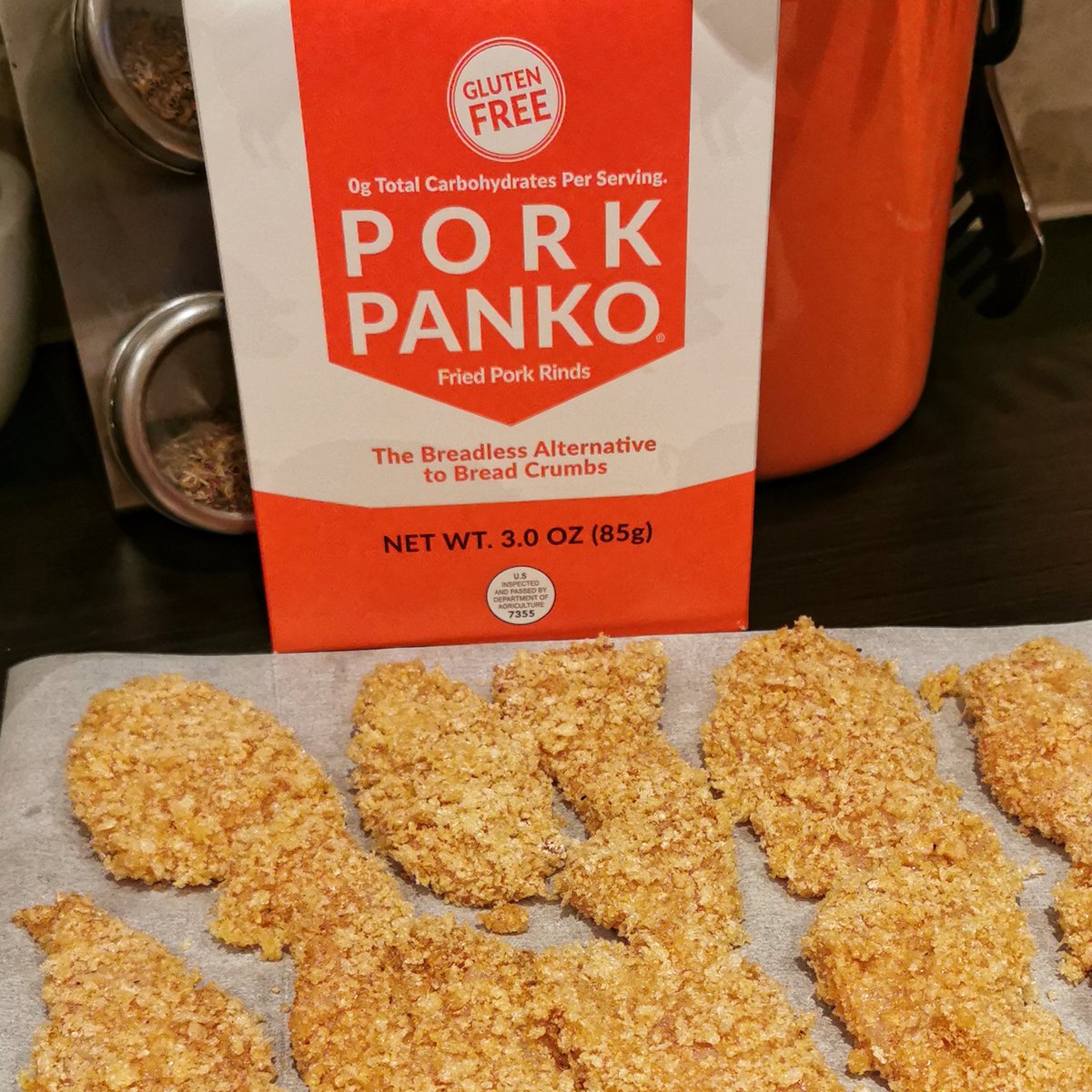 ArtustBBQ's tweet photo. Made my own chicken tenders tonight but with a pork panko crumb 🐔🧡🐔🧡🐔

Came out super cripsy and great flavour too.

Covered with some sriracha mayo.

#FriedChicken https://t.co/ufSsuUaJhP