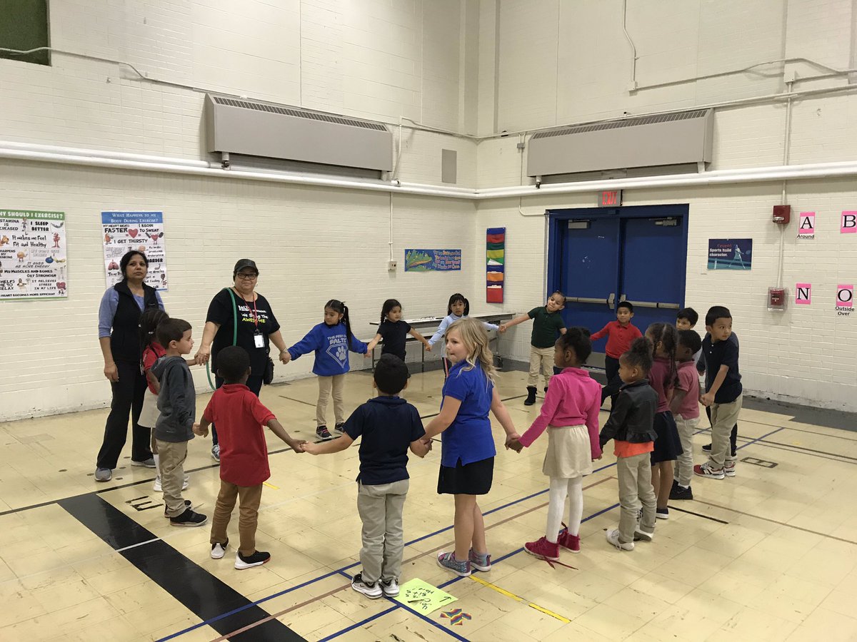 Minute To Win It #PBS <a href="/SedarAnna/">Anna Sedar</a> <a href="/baltzprincipal/">Amy O’Neill</a> <a href="/KP_BaltzAP/">Mrs. Palma</a>