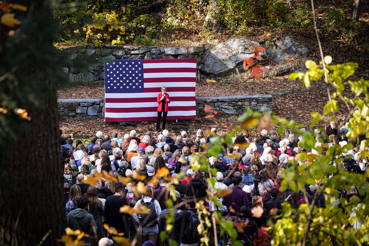 Elizabeth Warren speaks to the crowd at the Dartmouth College Town Hall.