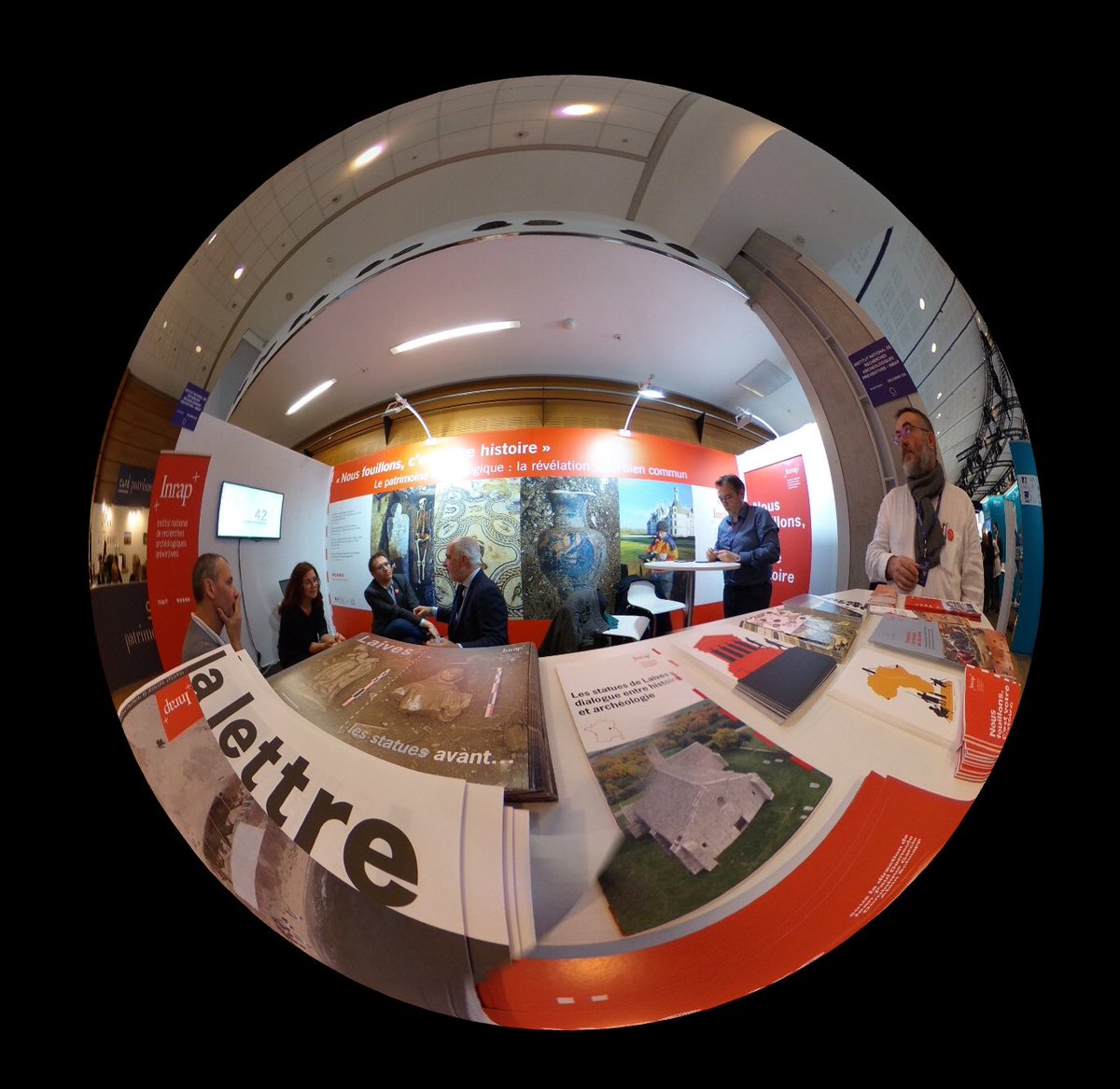 Quoi de neuf sur la planète patrimoniale ? @SalonPatrimoine ce week-end carrousel du Louvre. #SIPC2019 <a href="/Inrap/">Inrap</a> vous attend au stand C54 on vous parle d’archéologie, de patrimoine, et l.on vous présente notre galerie muséale numérique. À demain 10h-18h🏺