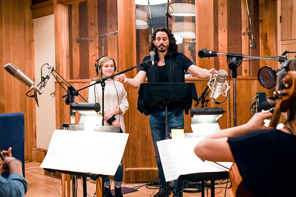 TheWing's tweet image. Can’t wait to share the final songs with you! #TakeUsBack #IWriteMusicals @neaarts @disneybroadway @SamuelFrenchNYC

See more pics: bit.ly/2NbeKL7