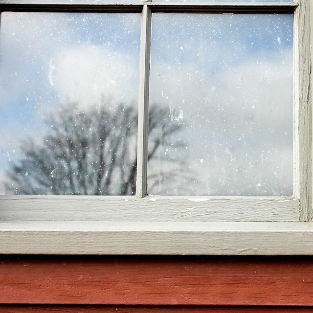 herbrandedlife's tweet photo. Hanging on to all the sunshine and warmth we can get! But on days those temperatures drop, we have some ideas for how to make the most of your days inside:
+ decorate your home for fall
+ try a new recipe (invite your kids to help)
+ enjoy a movie day
+ … https://t.co/cgF5fLkZXf https://t.co/0HD2qXUdRh
