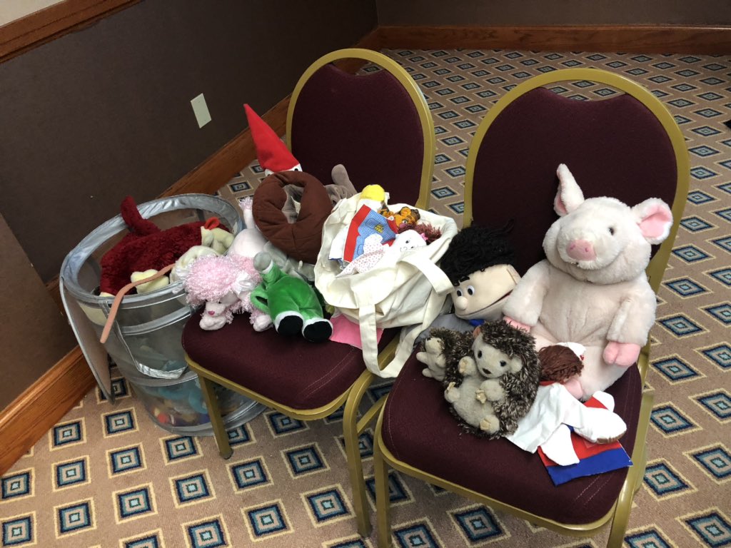 DiFarrug's tweet photo. Come discover puppetry in the language class!  Starts at 4:00 #flanc19 https://t.co/k5CXd2KXGF