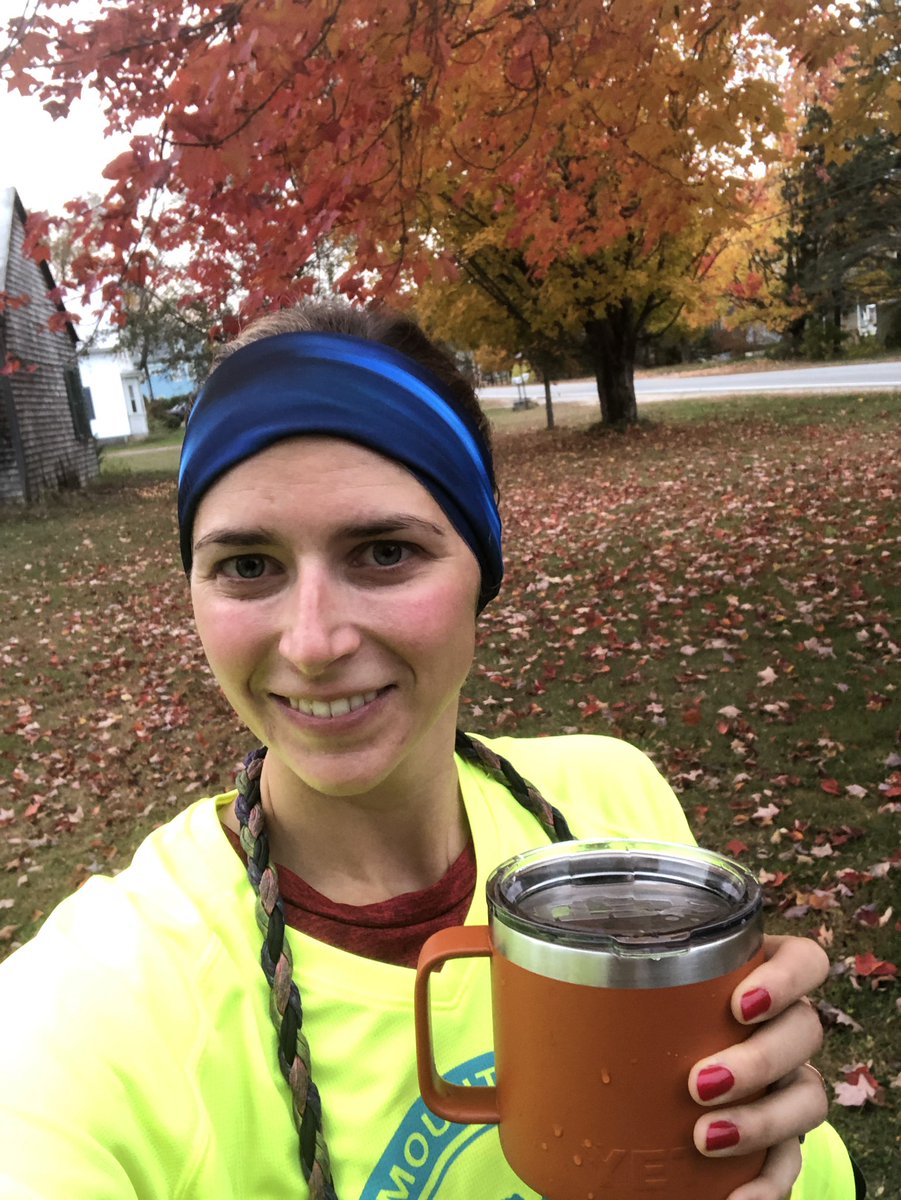 StacyRuns's tweet image. Afternoon walk with Stella, a warm cup of tea, &amp;amp; my @BUFF_USA fleece headband to keep my ears toasty on this Fall day 🥰Happy Friday all! #bibchat #buffbr #bibravepro #maine
