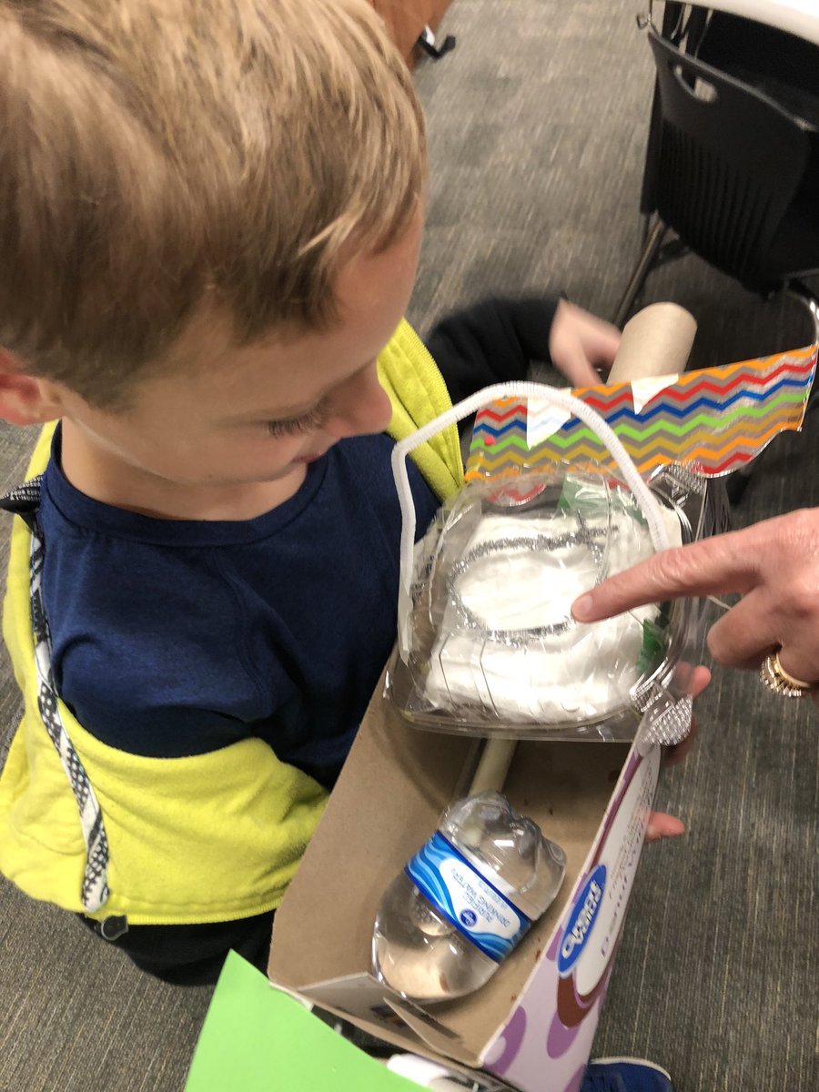 Queenjksn's tweet photo. 2nd graders created the most adorable lunch boxes. One was even used to hold today’s lunch!! @AdamElementary #adameagles @CFISDScience #cfisdsciencedayofdesign https://t.co/GnvVbPm4wa