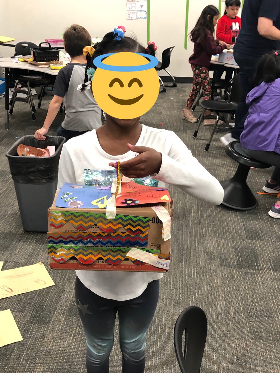 Queenjksn's tweet photo. 2nd graders created the most adorable lunch boxes. One was even used to hold today’s lunch!! @AdamElementary #adameagles @CFISDScience #cfisdsciencedayofdesign https://t.co/GnvVbPm4wa