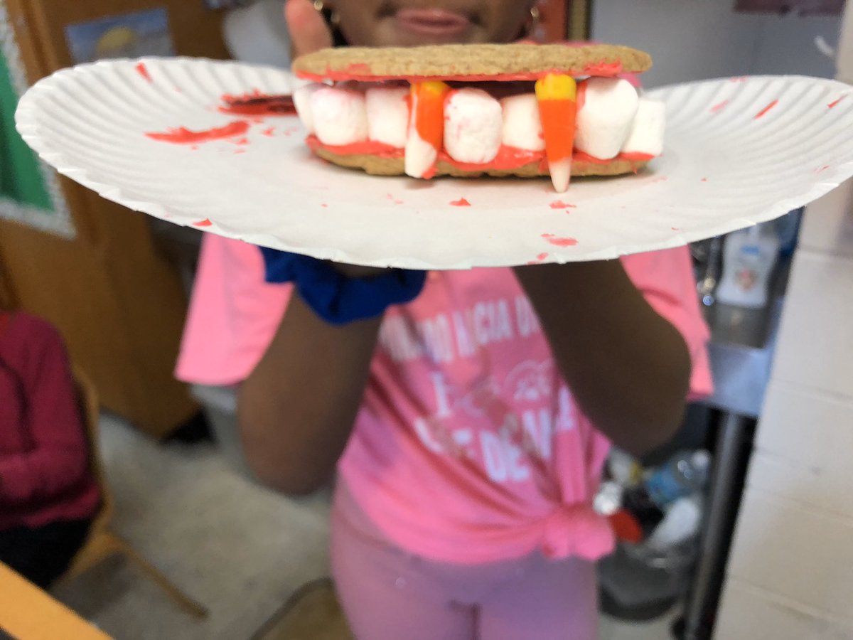 X291School's tweet photo. Cooking Class makes Witch fingers and vampire teeth! In the Halloween spirit! #projectarts https://t.co/zeWGofZHpw