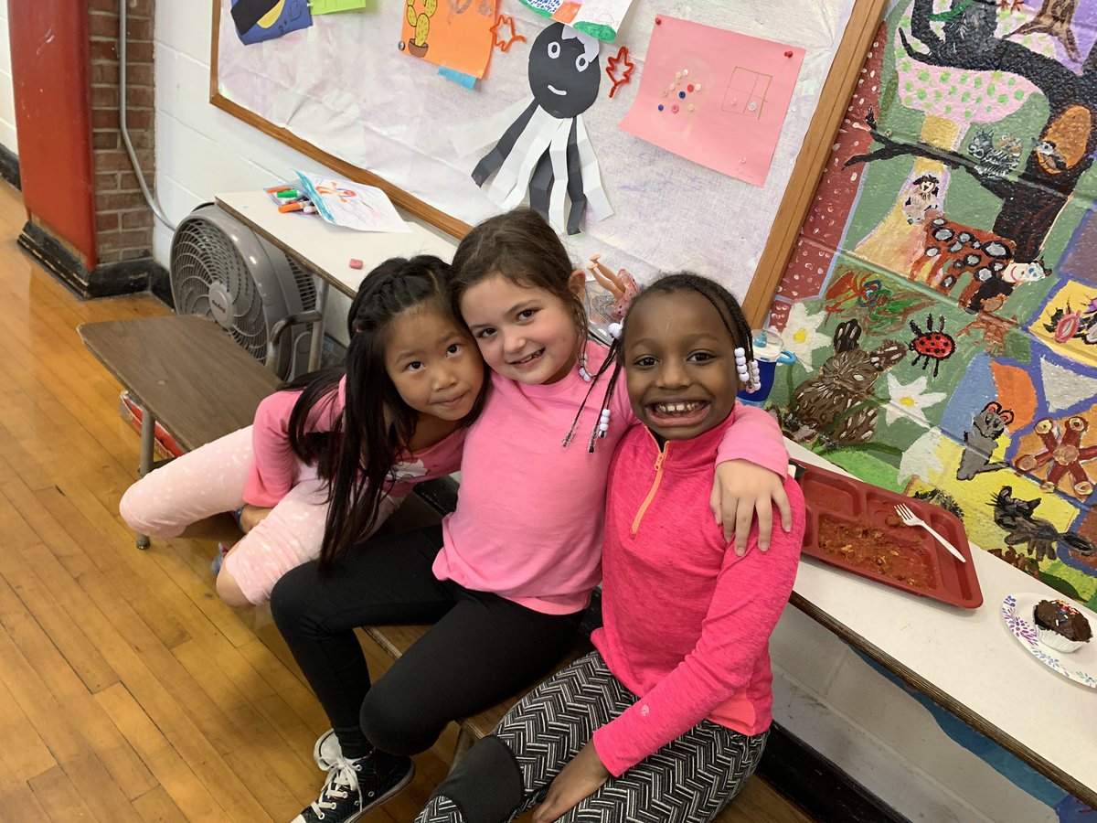 GESprincipal1's tweet photo. GES goes pink#GoGES!#SEFCU https://t.co/imNbJgrV4h