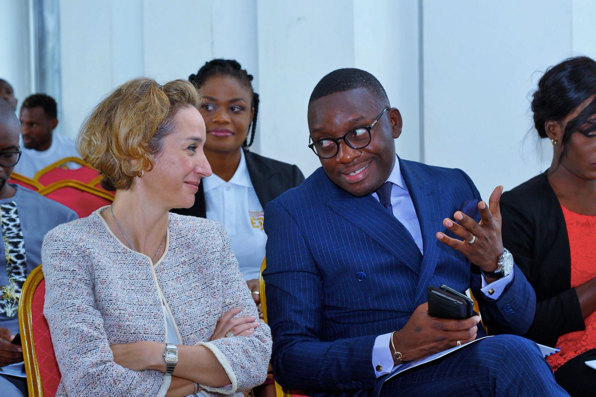 EmploiFPGOUVGA's tweet photo. Mme @BerreMadeleine a procédé au lancement de la #Journée_Scientifique à #UOB initiée par les étudiants en collaboration avec @One_Gabon. Thème "Jeunes et ch��mage au #Gabon : freins et perspectives. Objectif : adéquation #Formation_emploi conformément à la vision du @GouvGabon https://t.co/BxNkLwvJad