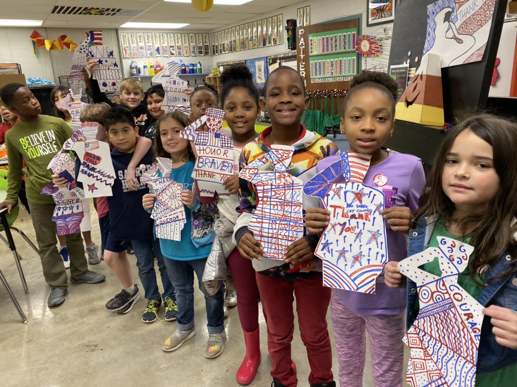 gvesart (@tmorgangves) on Twitter photo We’ve been busy making Veterans Day art. These will look awesome displayed along the GV hallways! <a href="/GreenValleyElem/">Green Valley Elem</a> #GVgatorstrong We’ve been busy making Veterans Day art. These will look awesome displayed along the GV hallways! <a href="/GreenValleyElem/">Green Valley Elem</a> #GVgatorstrong