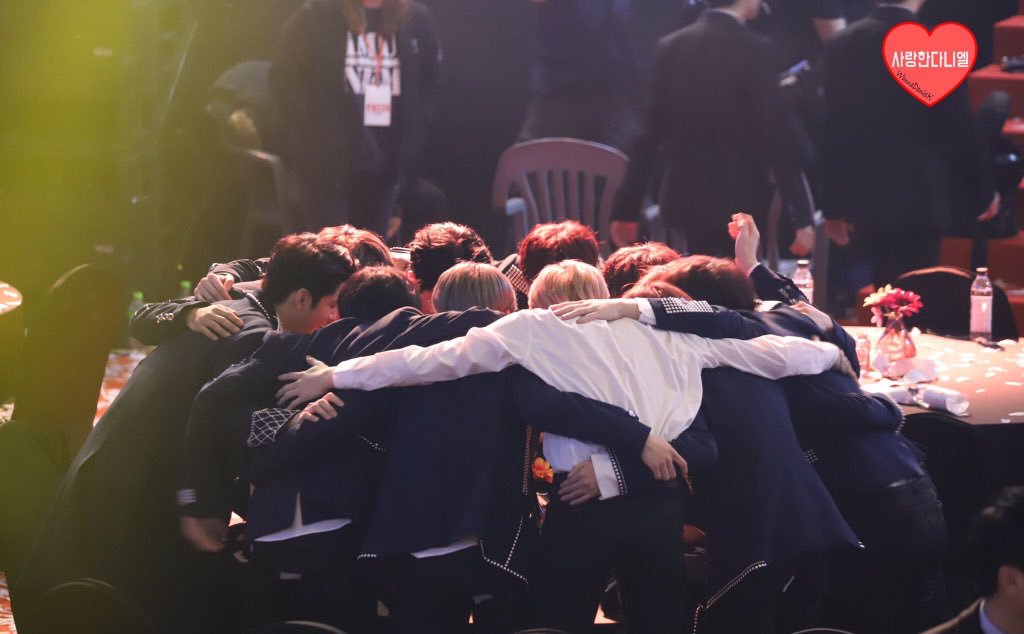 DanaSin3's tweet photo. Even if I die it's still Wanna One💕
#WannaOne
#ForeverWannaOne
#StillOne
#MissingWannaOne💔 https://t.co/l5Yj6IkUdU