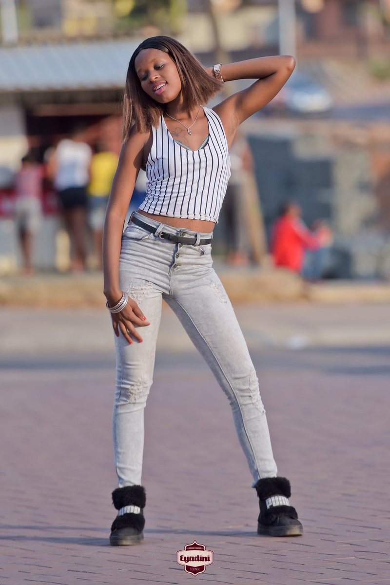eyadini_lounge's tweet photo. It’s officially Friday O’clock &amp;  Eyadini Lounge 📍 Presents to you the #StrongFriday 📆  experience by @strongbow 🍻🍺 If you are summer ready and thirsty today, grab yourself a strong bow, enjoy some shisanyama &amp; uncapped entertainment by our resident DJ’s. https://t.co/SYsLhqSVWt