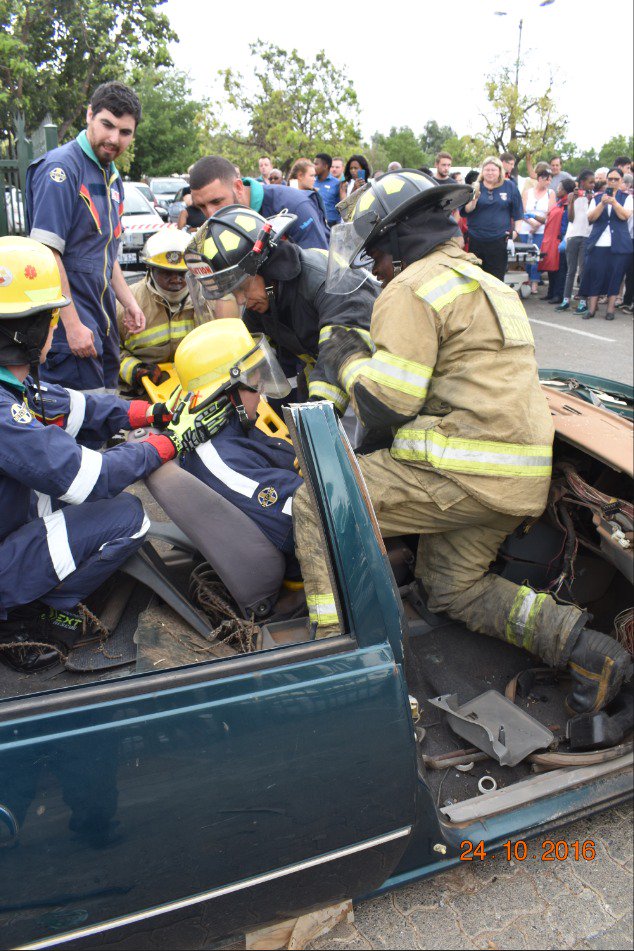 Netcare911_sa's tweet photo. Netcare Union Hospital in Alberton held a successful Trauma Day event. Thank you
Ekhuruleni Fire, SAPS SAR dog unit, ORRU - Off Road Rescue Unit, the Dog club who held a Trauma Injury Prevention program around dog safety and the many different divisions within Netcare 911. https://t.co/2OurFvcva1