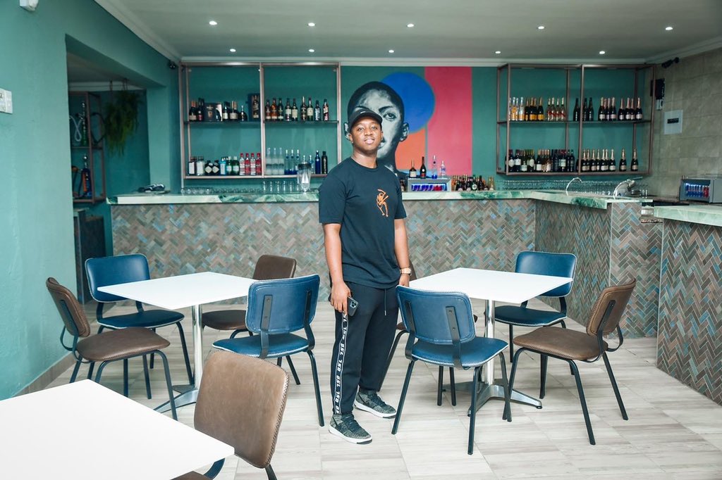 Shimza01's tweet photo. We finally open for business and humbled that it’s in my township Tembisa 😊🙏🏾❤️ please come hang awt and enjoy some good food and drinks 🥩🍗🍖🍔🍸🍹🍻🥂🍷🥃 The place is called The Hang Awt https://t.co/LWAiwklE9x