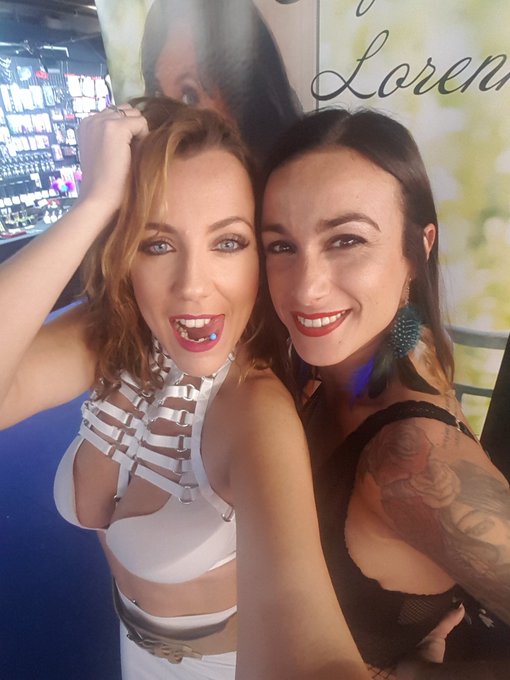 En direct du salon &eacute;rotique de @mulhouse  On vous attends pour des shows hot avec la sublime @bellaaohlala<a class="tags" target="_blank" title="On Twitter" href="/?out=eyJ0eXAiOiJKV1QiLCJhbGciOiJIUzUxMiJ9.eyJpYXQiOjE3MjExNTc1MjUsImlzcyI6InR3cG9ybnN0YXJzLmNvbSIsIm5iZiI6MTcyMTE1NzUyNSwiZXhwIjoxNzUyNjkzNTI1LCJyZWRpcmVjdF91cmwiOiJodHRwczovL3R3aXR0ZXIuY29tL211bGhvdXNlIn0.ACT6U0SqYHFqx2WSVGQbQv6qpSToqlBLik4NiO23OUVDkHy-LIgvkLJxcEefQKUZJcH0NMcaKkF7qMLKtxM__g">@mulhouse</a><a href="/tag/hippie"class="tags"><span>#hippie</span></a><a href="/tag/comment"class="tags"><span>#comment</span></a><a href="/tag/normal"class="tags"><span>#normal</span></a>