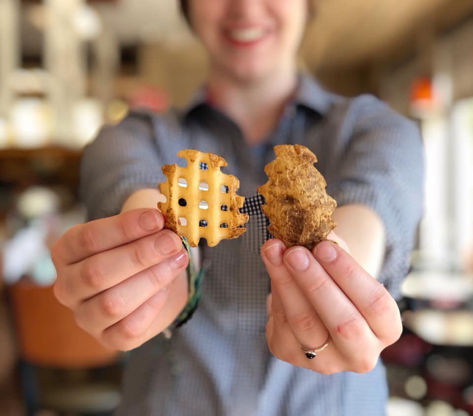 ChickfilA's tweet photo. Hey, FryDay friends! Which Waffle Fry do you have your sights set on today? 😍 https://t.co/Aar99A0t0M