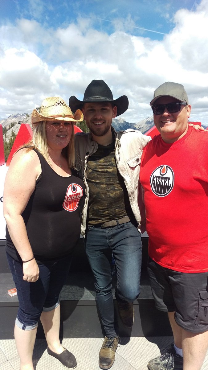 turdferguson76's tweet photo. Got our tickets to see @BrettKissel for the 12th time with @stpierrej80 this time making the trip to @sccniagara. #countrymusic #NiagaraFalls #canadiankid #startedwithasong https://t.co/xijUiRy3gt