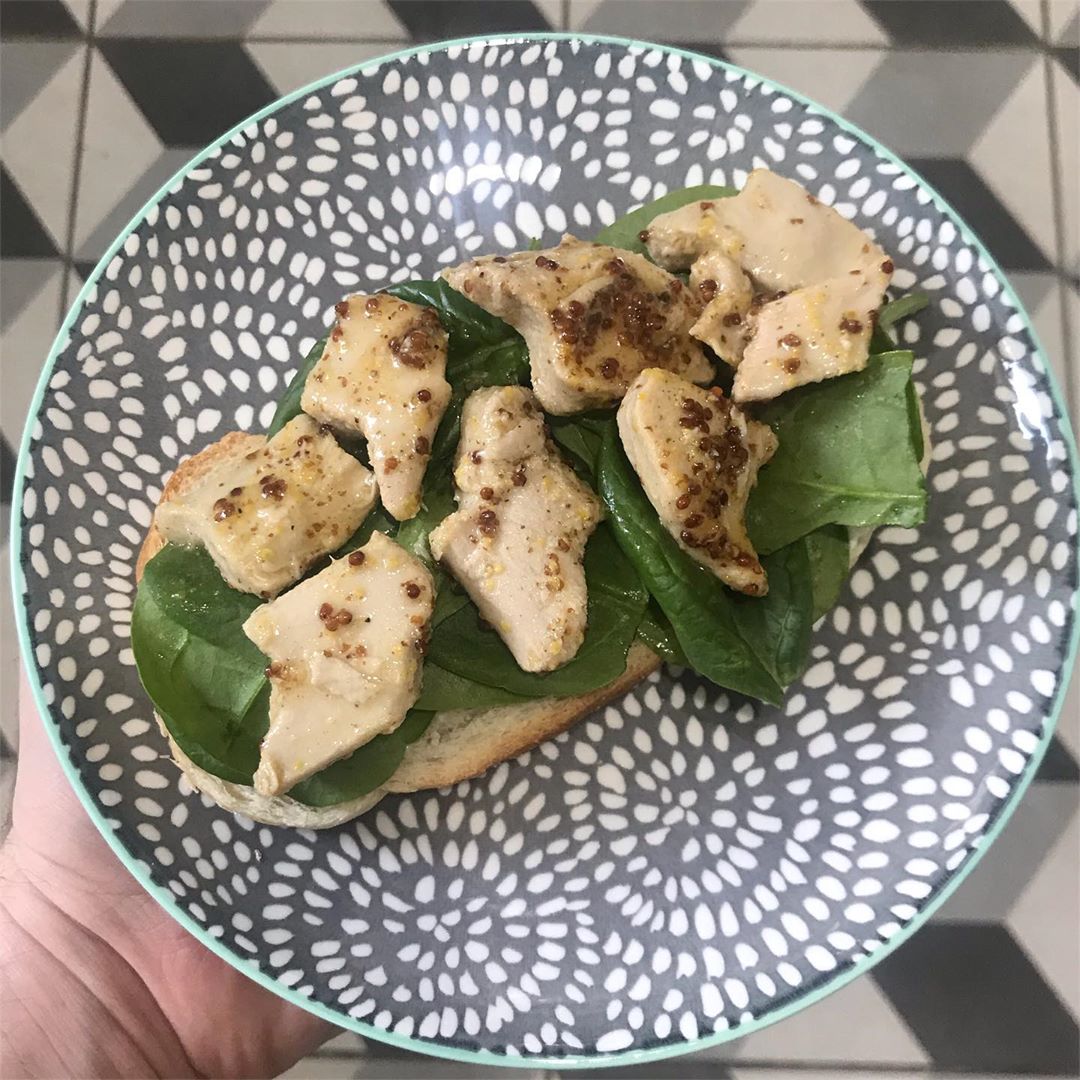 beeapproved1's tweet photo. @veegboi shows us how to add some excitement to lunchtime with his vegan 'honey' mustard 'chicken'  recipe🌱

What's your favourite recipe to make with Bee Approved?🍯🥑

Let us know in the comments!⤵️ https://t.co/KKpVeDnB7N