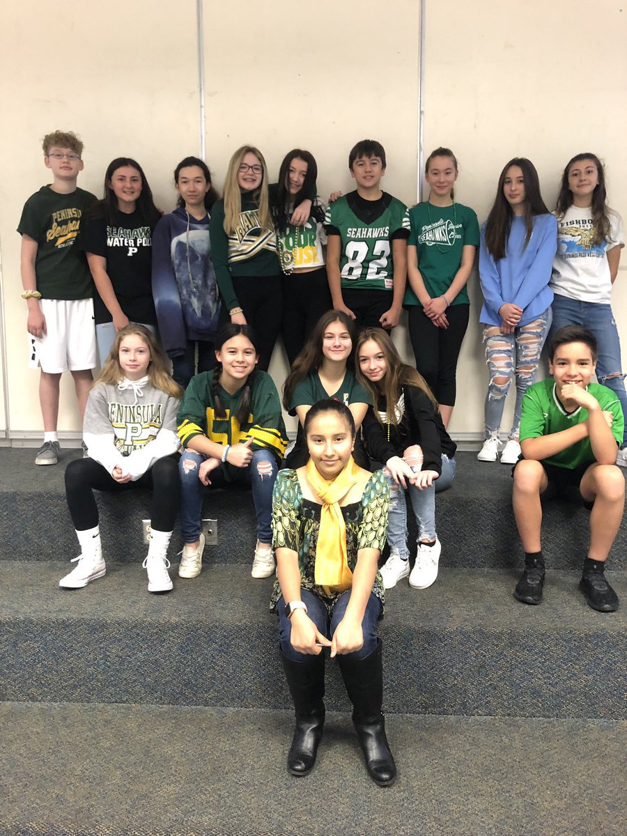 selforsj's tweet photo. KPMS is ready for FISHBOWL!  Go Hawks!  #KPMSRocks https://t.co/5jLR5glq8b