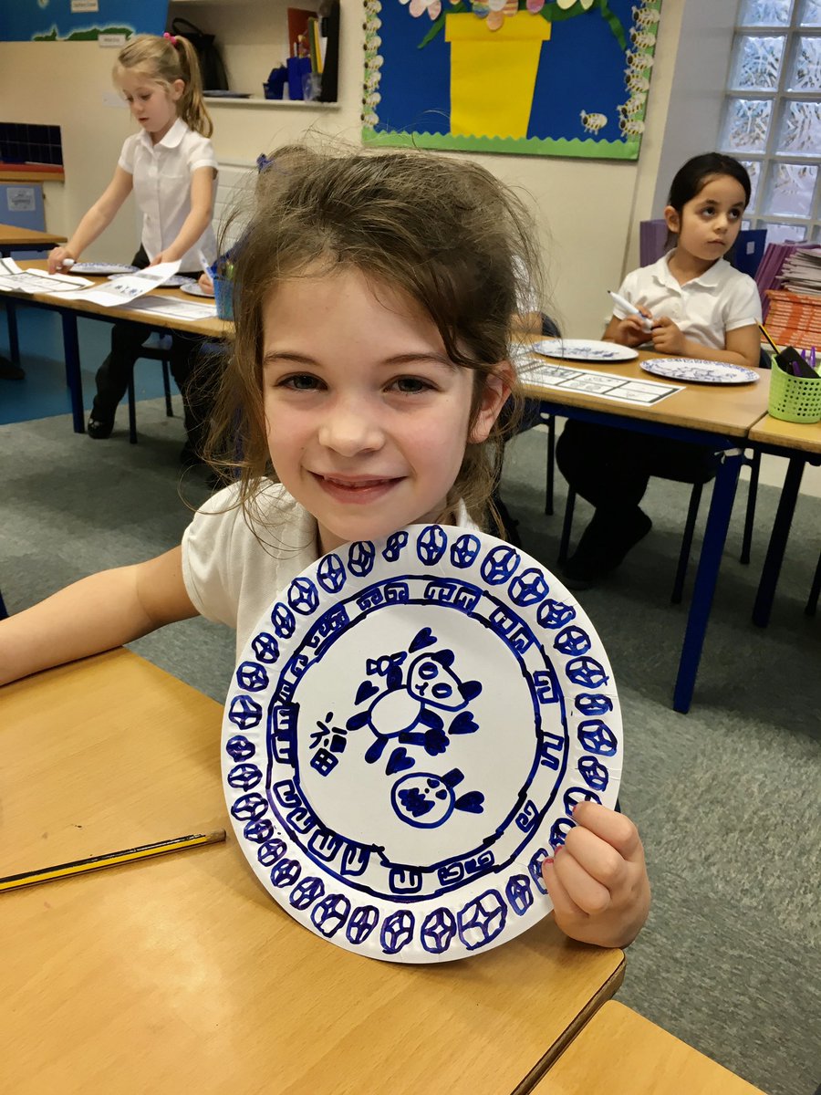 HullConfucius's tweet photo. There was a #creativity overload at Westfield Primary School, #Cottingham this week. Pupils have learnt how to decorate "porcelain art", using markers and paper plates to create the iconic #Chinese blue and white #pottery. We love their work very much, do you? 😍 https://t.co/Rb4TGcBGv3