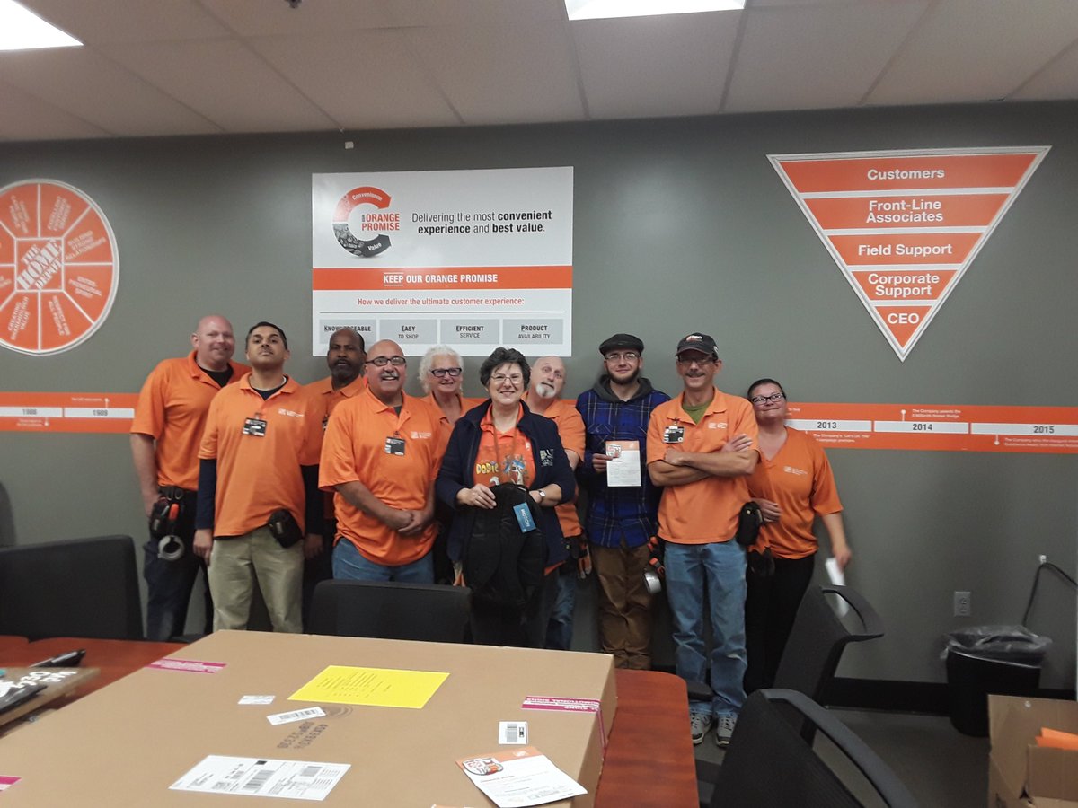 Kate_miller27's tweet photo. Partnership luncheon. Love this store 1264. Dodie and John are always willing to help out. @BradDiLeo @1264Asds @HomeDepot1264 @Jason_Gage3 @ROCAnne70 @mark_bissinger @ROCMatt70 https://t.co/T8dBO7j0vM
