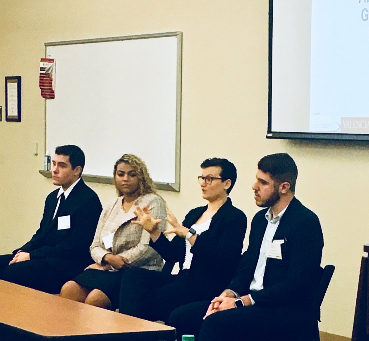rosencollege's tweet photo. Our students shared insights into the #food and #beverage industry at our F&B Think Tank #internships #careers #frontifhousr #backofhouse #supplychsin @FRLA @ProStart @NationalRestaur @NatlRestShow https://t.co/kaKzfGuuA7