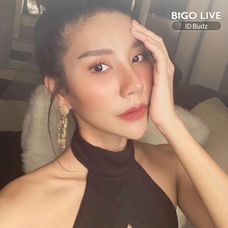 Gail15093's tweet photo. รีบมาดูไลฟ์ของBudz ใน#BIGOLIVE: Joob joob   
https://t.co/VmC22ngCMN https://t.co/7FX1jFEIje