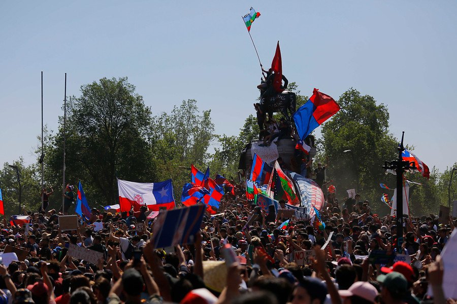 Jefe de diplomacia de EE.UU. afirma que identificaron “cuentas falsas que emanan de Rusia” agitando las protestas de Chile bit.ly/2JoGvPb