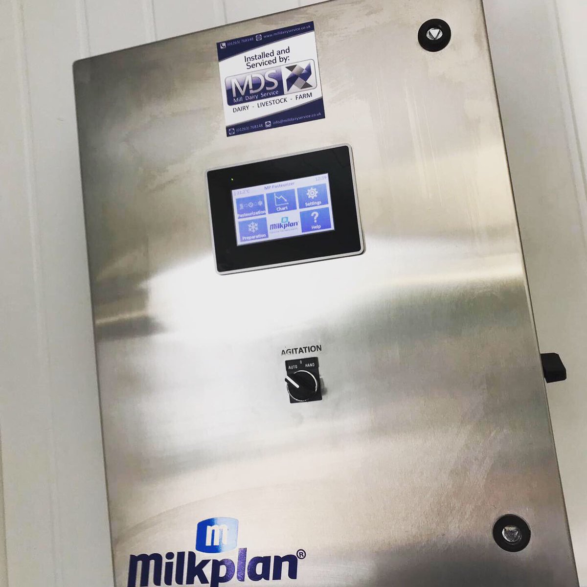 MillDairy's tweet photo. 🥛B A T C H  P A S T E U R I S E R 🥛 The perfect and easy solution for your on farm pasteurisation. These models all have a data log that can be exported to USB. Available in a variation of sizes. #milkplan #milkprocessing #milkpasteuriser #milkpasteurizer #onfarm #cowtoshelf https://t.co/tZkU5974D9