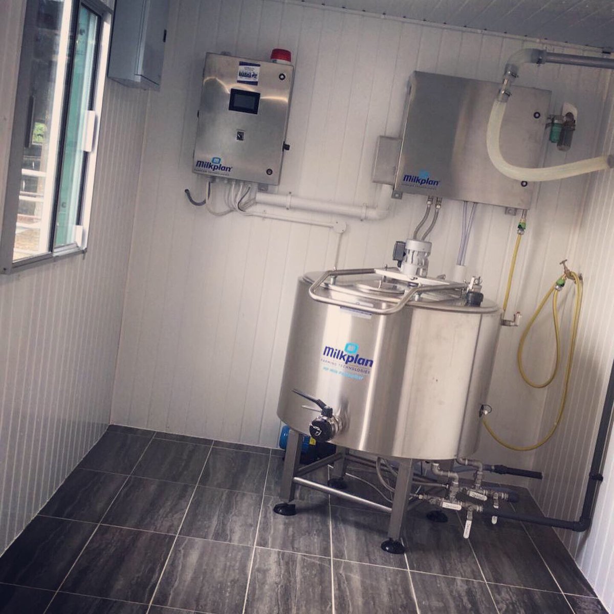 MillDairy's tweet photo. 🥛B A T C H  P A S T E U R I S E R 🥛 The perfect and easy solution for your on farm pasteurisation. These models all have a data log that can be exported to USB. Available in a variation of sizes. #milkplan #milkprocessing #milkpasteuriser #milkpasteurizer #onfarm #cowtoshelf https://t.co/tZkU5974D9