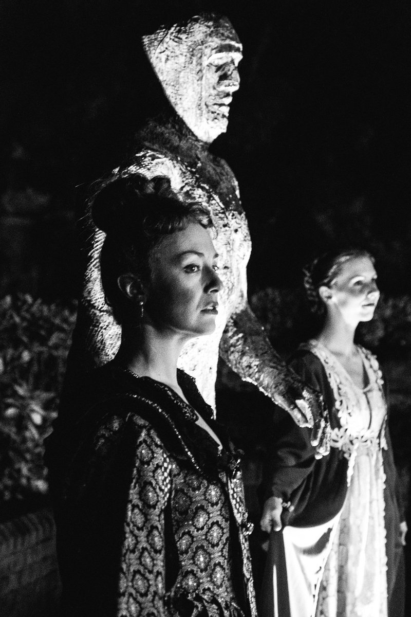 ResideDance's tweet photo. What better way to reflect on this year's projects with these stunning outtakes of Reading Abbey: A Herstory by @salvo_ts!
We think that the 1st photo would make an excellent promo for the piece's development.
What d'ya think?
#madeinRdg #artafterdark #RTF2019 #rdguk #dance https://t.co/cngMOrpxRX