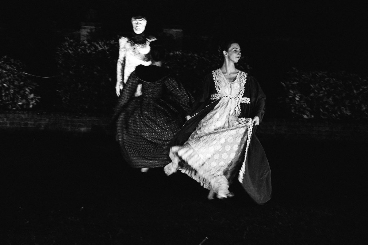 ResideDance's tweet photo. What better way to reflect on this year's projects with these stunning outtakes of Reading Abbey: A Herstory by @salvo_ts!
We think that the 1st photo would make an excellent promo for the piece's development.
What d'ya think?
#madeinRdg #artafterdark #RTF2019 #rdguk #dance https://t.co/cngMOrpxRX