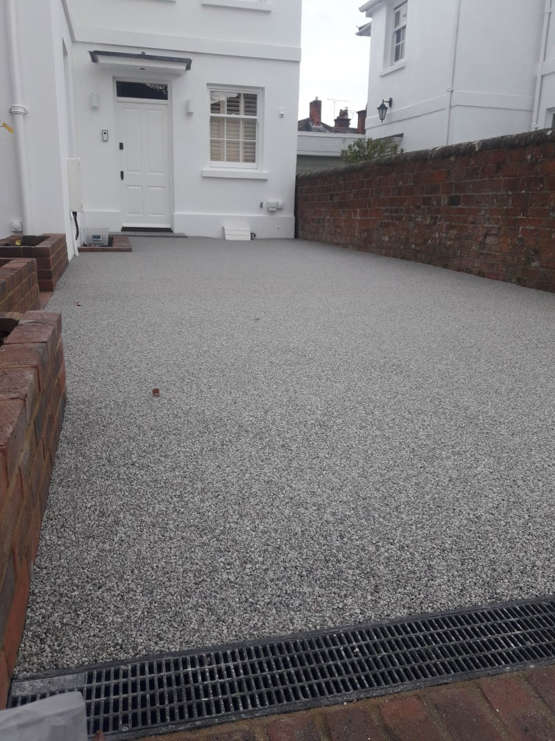 SureSetUK's tweet photo. If you didn`t catch our article on page 32 in the Mail On Sunday supplement, here it is.
https://t.co/JFYLfE6WIz
#MailonSunday #ResinBoundDriveway #Peremable #SureSet https://t.co/DZ9OHirzD5