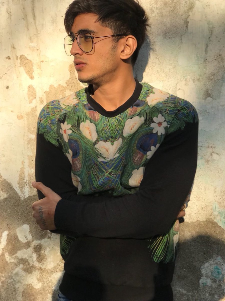 SalmanZaidi23's tweet photo. Stand up for what you believe in, even if you stand alone!Watch me everyday on @mtvindia @aceofspace at 6PM with @lostboyjourney 
#onemanarmy #zaidiarmy #salmanzaidi #salmanzaidiofficial #salmanzaidiworld #mtvindia #aceofspace2 #SalmanzaidiFTW #AceitSalman https://t.co/coos3up2vL