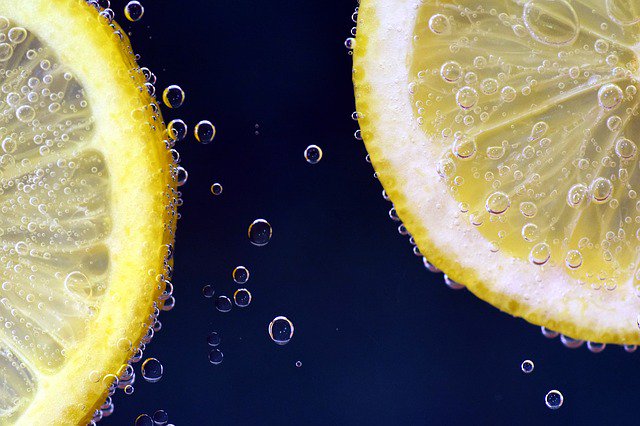 LemonAideClean's tweet image. Did you know that lemons are naturally antibacterial? 

In each bottle of Lemon Aide we include the essentials oils of at least 7 lemons! 
 
That's one powerful clean. #allnatural #7lemons #pure #nontoxic #naturalceaning #cleaningday #naturalcleaners