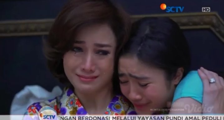 happylife4ev's tweet photo. Baper liat mami prita @Yoelitta_Palar n tania sedih ky gni 😢😢😢
Ini sih Dilema bgt ya 😅 mami prita mang slh uda tabrak lari,tapi liat mami k takutan n sedih gt jd kasihan 😅😅 https://t.co/8hVzlN2L5h
