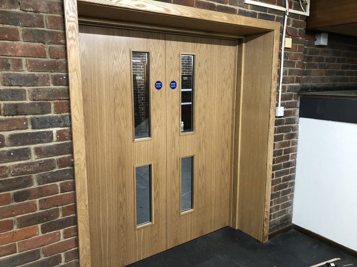 DoorCheck's tweet photo. Just finishing another school project. 20 Oak doors and frames with oak cladding  #firedoor #schoolproject https://t.co/EXYeSHC97o