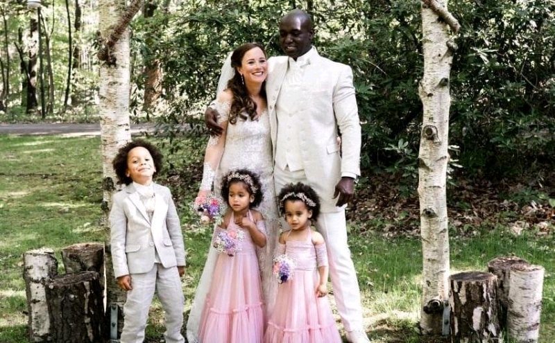 OPROEP! We zijn dringend op zoek naar stamceldonoren van Surinaamse afkomst. De 45-jarige Marlon lijdt aan een zeldzame vorm van lymfeklierkanker. Een stamceltransplantatie is voor hem de enige mogelijkheid om te kunnen overleven, maar tot nu toe is er nog geen match gevonden.