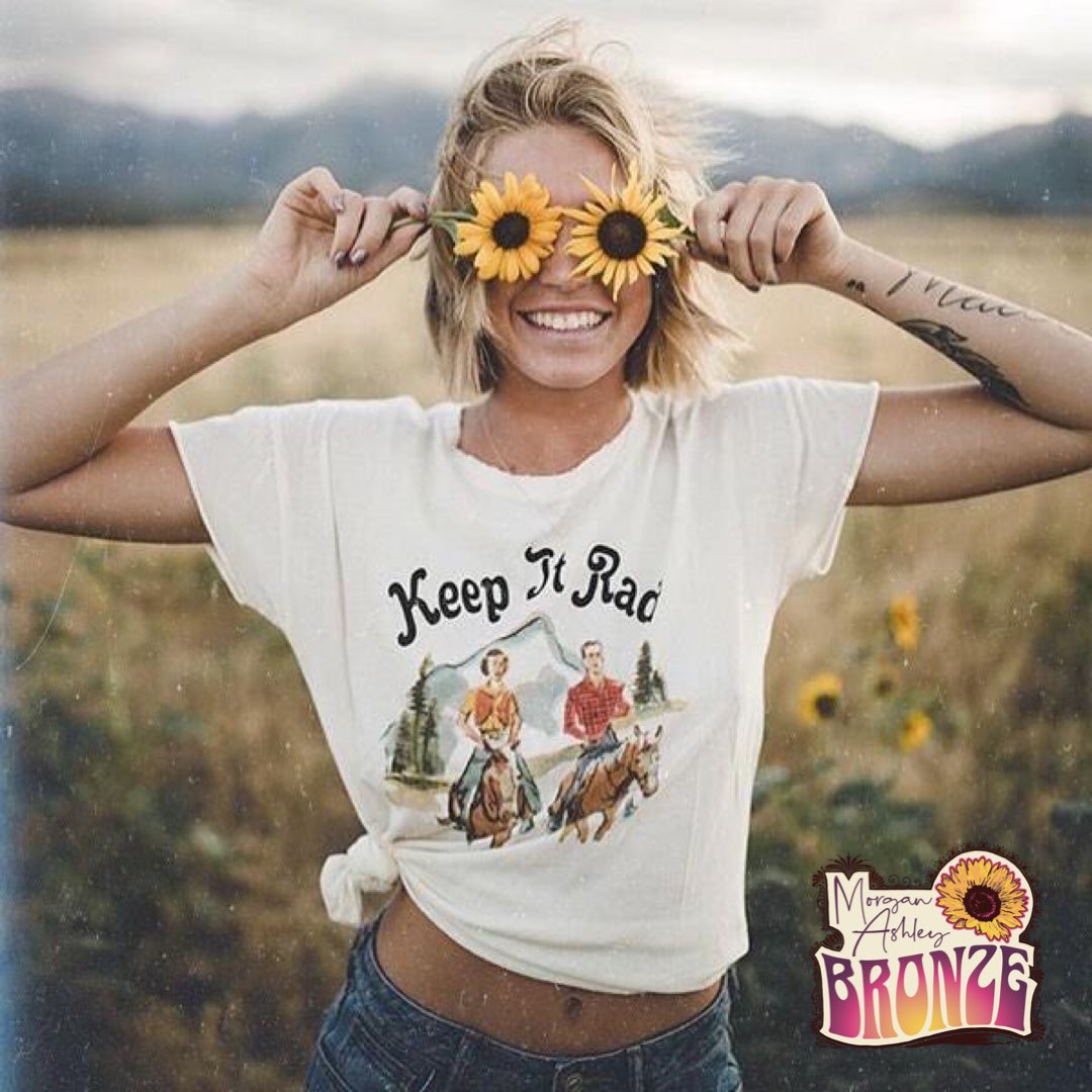 bronzedbymorgan's tweet photo. FRIDAY MOOD! 🌻 #keepitrad 

#MorganAshleyBronze #custom #contoured #groovy #tanlife #bronzed #fridaymood #mobilespraytan #mobileairbrush #spraytantechnician #spraytantech #spraytanners https://t.co/R1A7XdyM8L