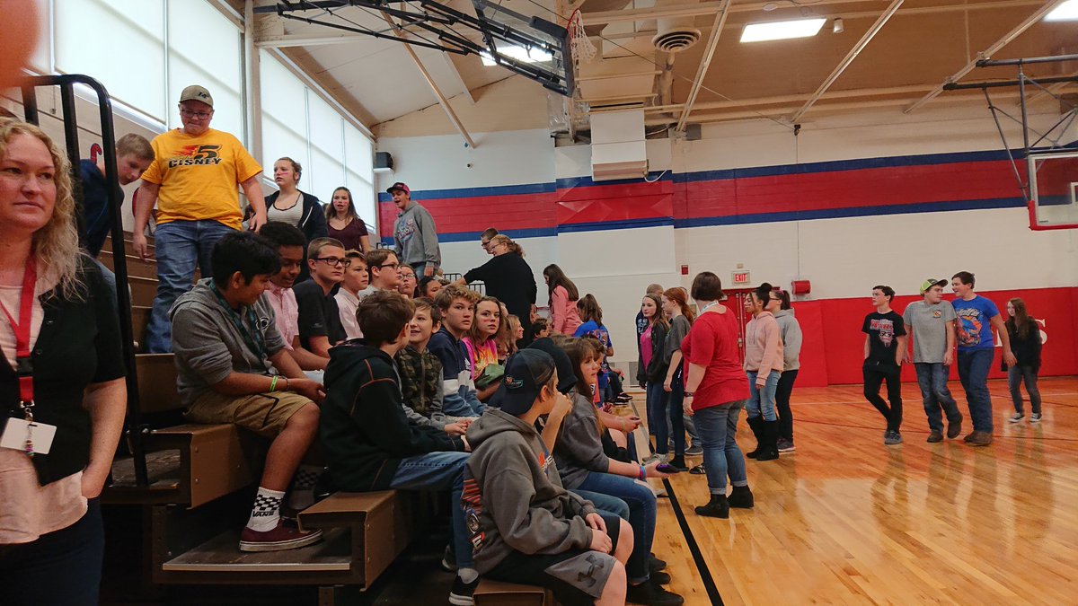 Gibvoice's tweet photo. How cool is this?? Tuscarora Jr High is having a "PA Posse Pep Rally".  I'm in "enemy territory", but so honored to be invited to speak to the next generation of fans/drivers/crew here today! https://t.co/AYTichS4dl