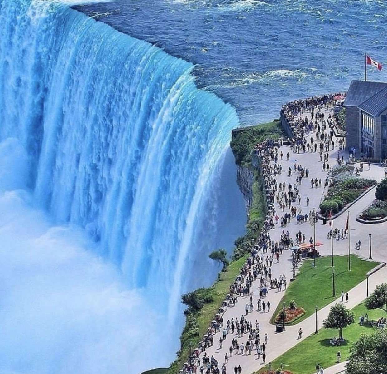 Какие водопады располагаются в северной америке. Ниагарский водопад США. Канада водопад Ниагара. Ниагарский водопад (Ниагара-Фолс, провинция Онтарио). Ниагарский водопад чудо света.