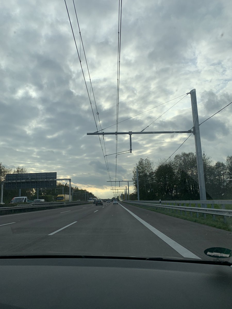 niallsmith85's tweet photo. Germany leading the way with motorway electric truck testing @boothcharlotte1 @ElectricTrucks @ElectricCarsUK1 https://t.co/H6nTQ9eW05