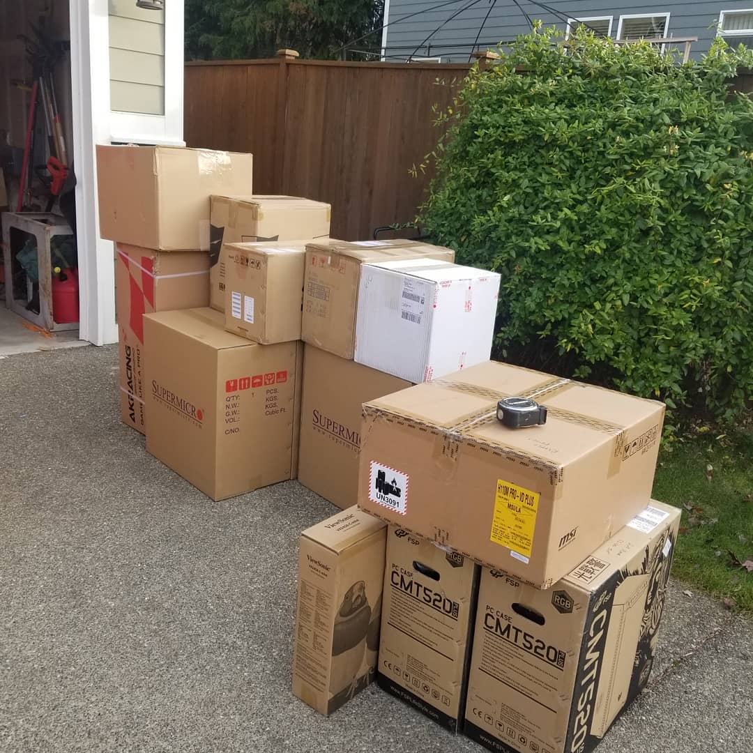 LANFESTgames's tweet photo. Packing up prizing for LFG. Register your team to win these beauties!

Overwatch;League of Legends;CSGO;Rocket League;PUBG;
FIFA

Tickets: https://t.co/hyc3DsoDmY

#LANFest #CharityGamingtogether #whysupportjustone #fspgaming #IntelGaming #supermicro #enermax #u90csports https://t.co/54pRQHFRsd